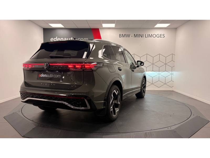 Volkswagen Tiguan - Photo 2