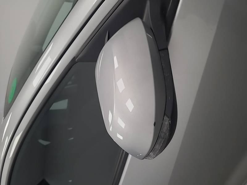 Toyota Yaris - Photo 17