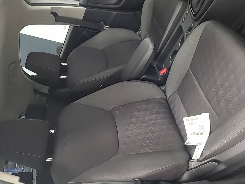 Toyota Yaris - Photo 18