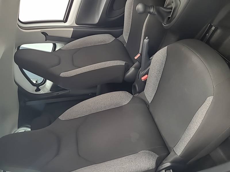 Toyota aygo x - Photo 17