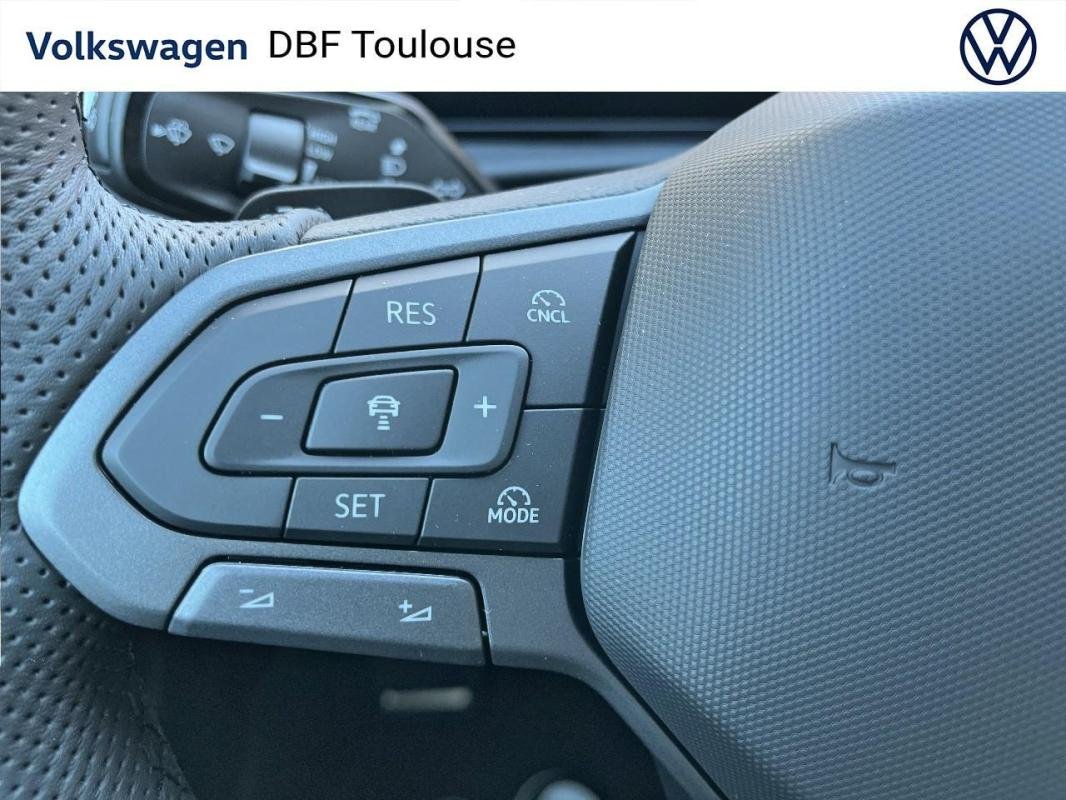 Volkswagen T-Roc - Photo 23