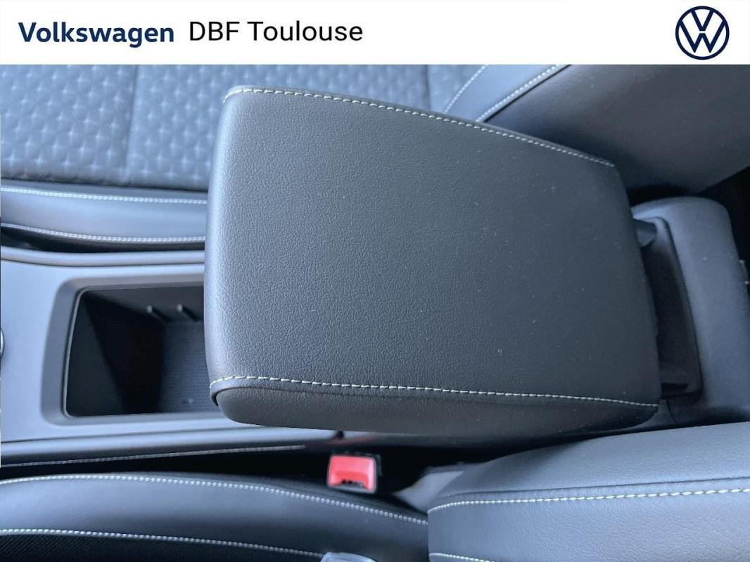 Volkswagen T-Roc - Photo 25