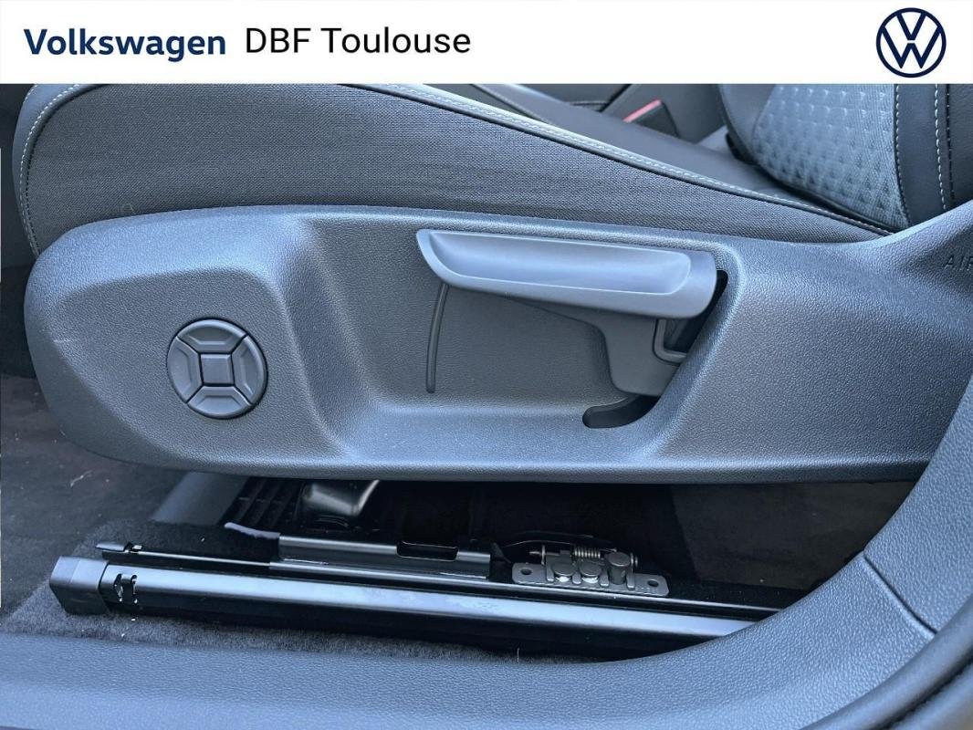 Volkswagen T-Roc - Photo 26