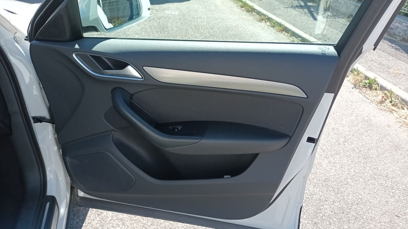 Audi Q3 - Photo 23