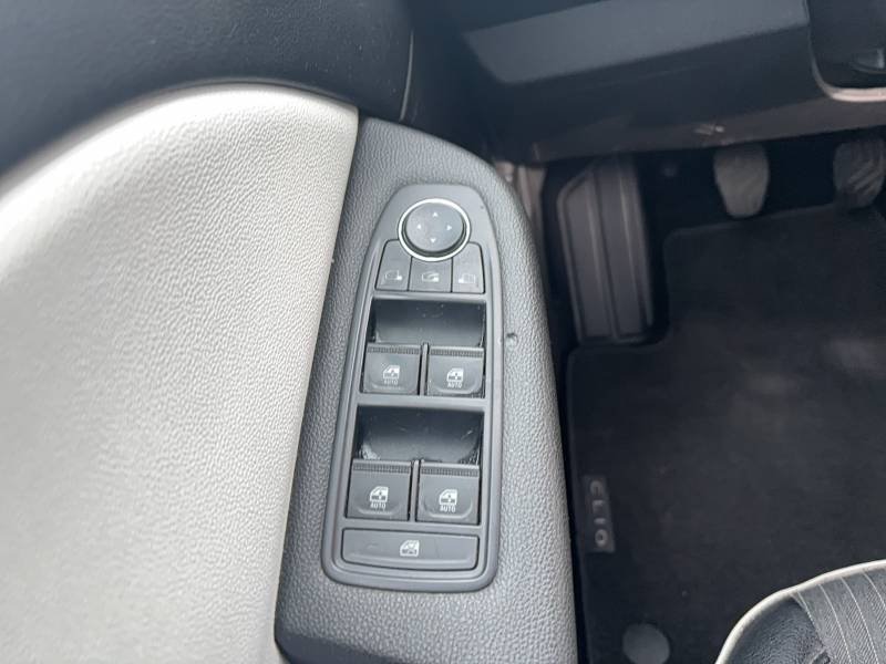 Renault Clio - Photo 12