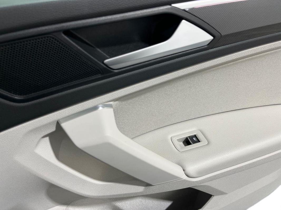 Volkswagen Tiguan - Photo 15