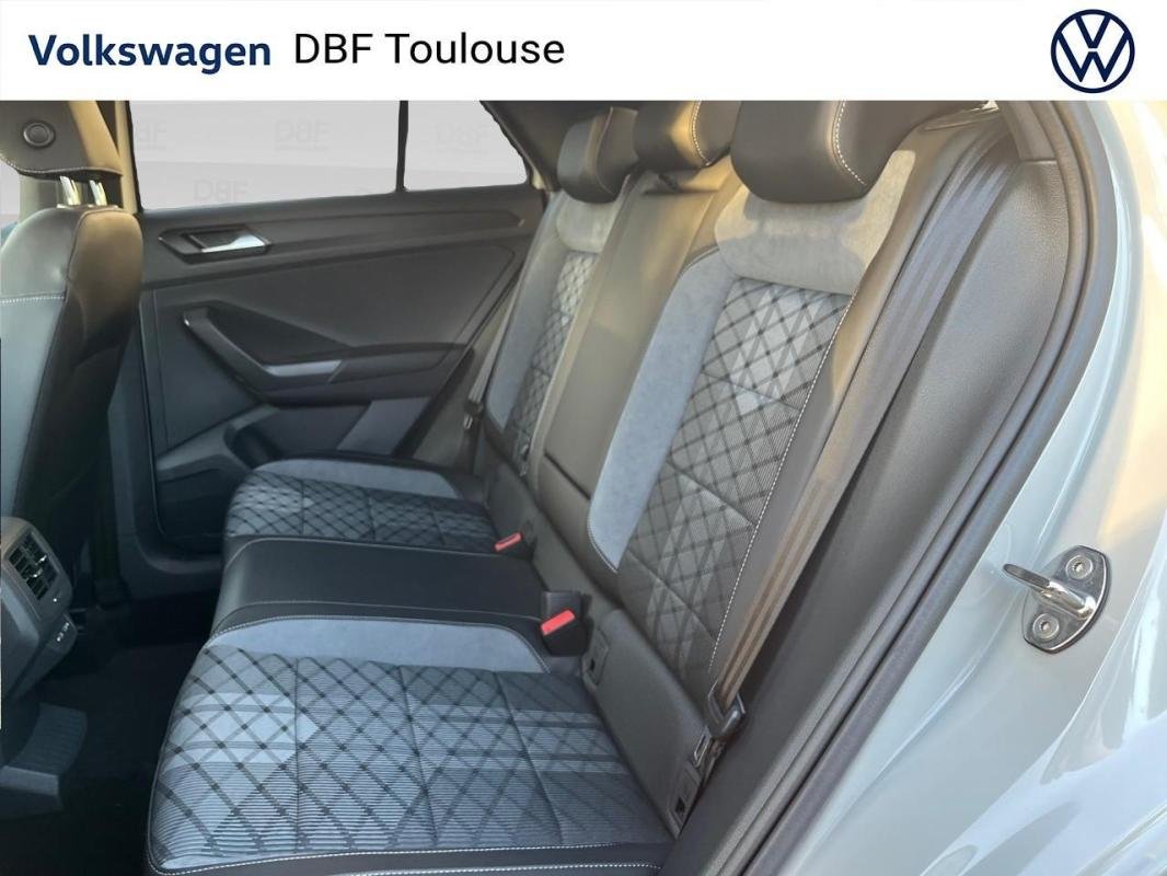 Volkswagen T-Roc - Photo 12