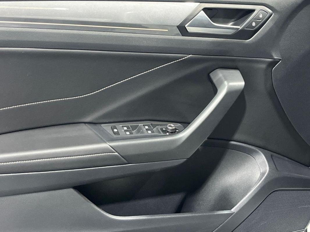Volkswagen T-Roc - Photo 15