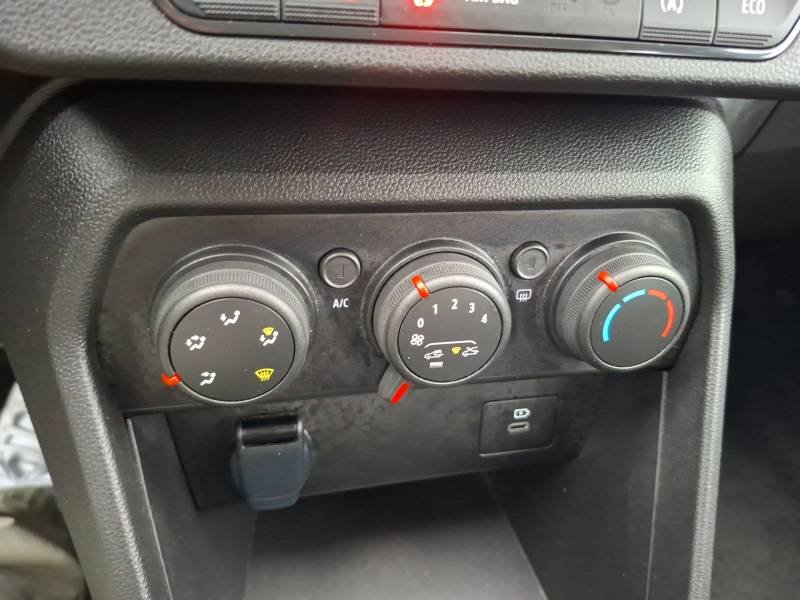 Dacia Sandero - Photo 25
