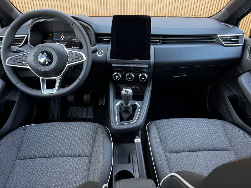 Mitsubishi Colt - Photo 29