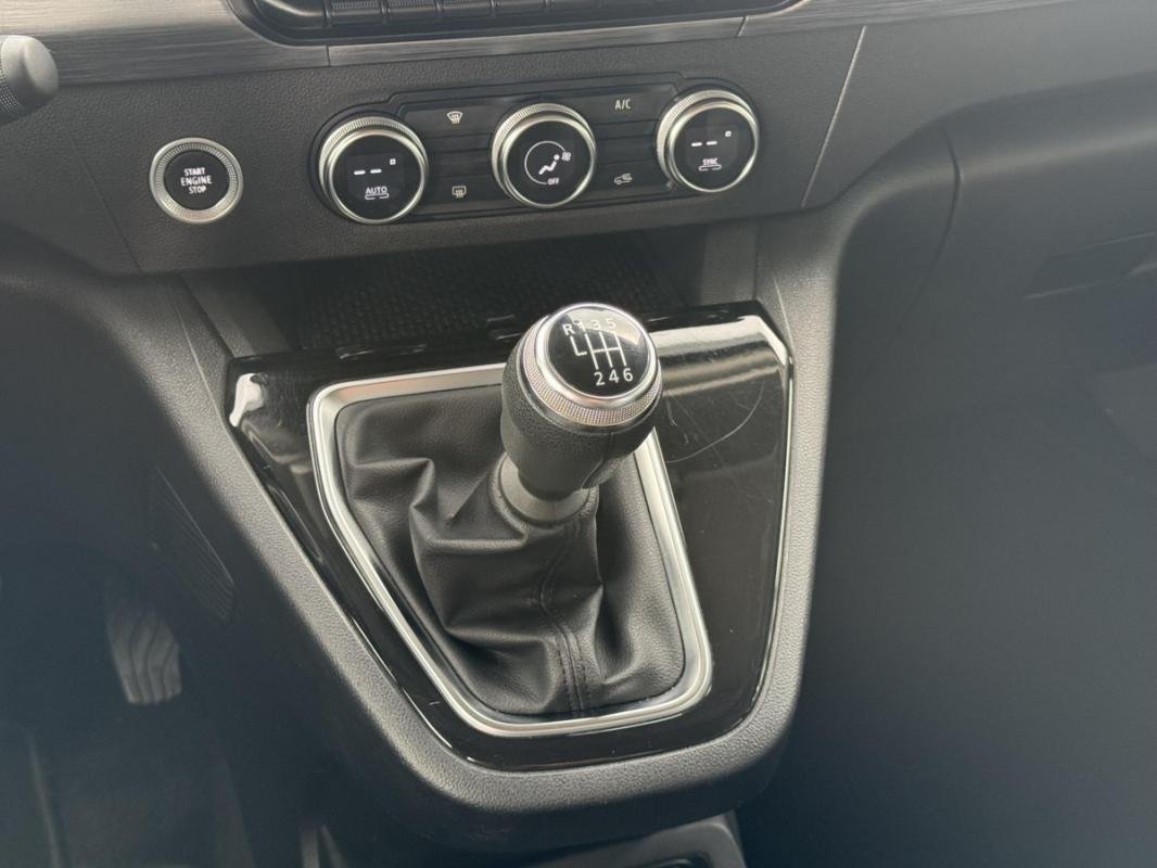 Nissan Townstar Combi - Photo 17
