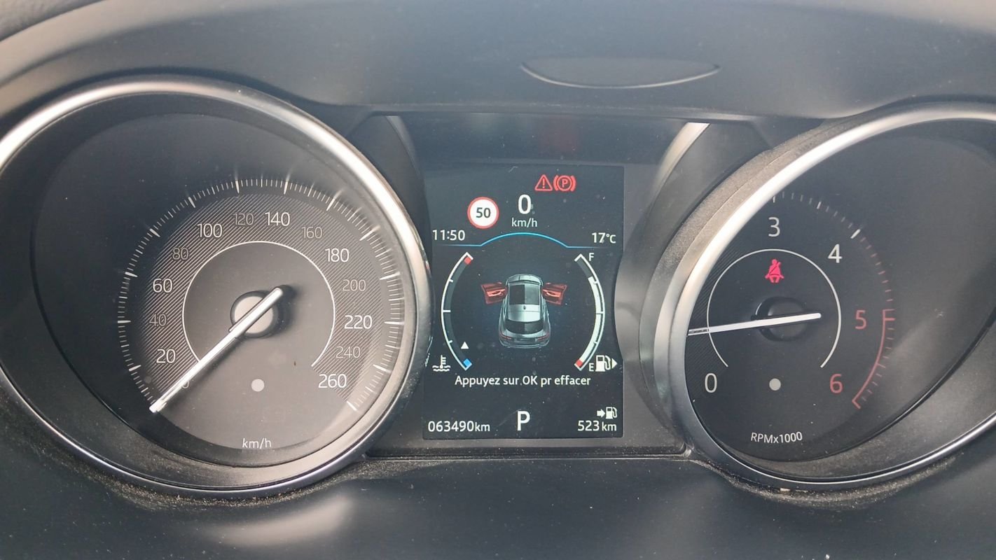 Jaguar E-PACE - Photo 12