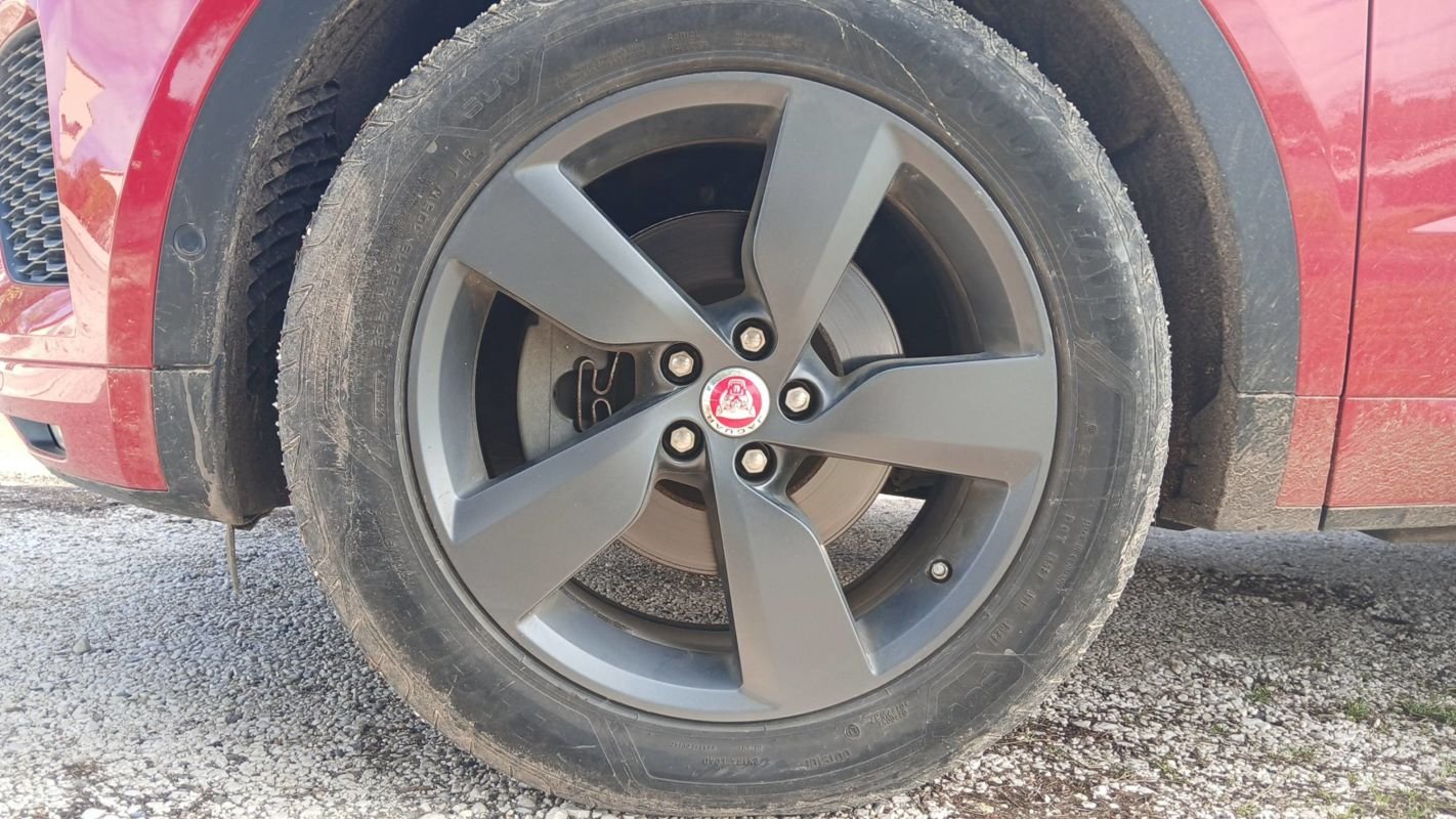 Jaguar E-PACE - Photo 18