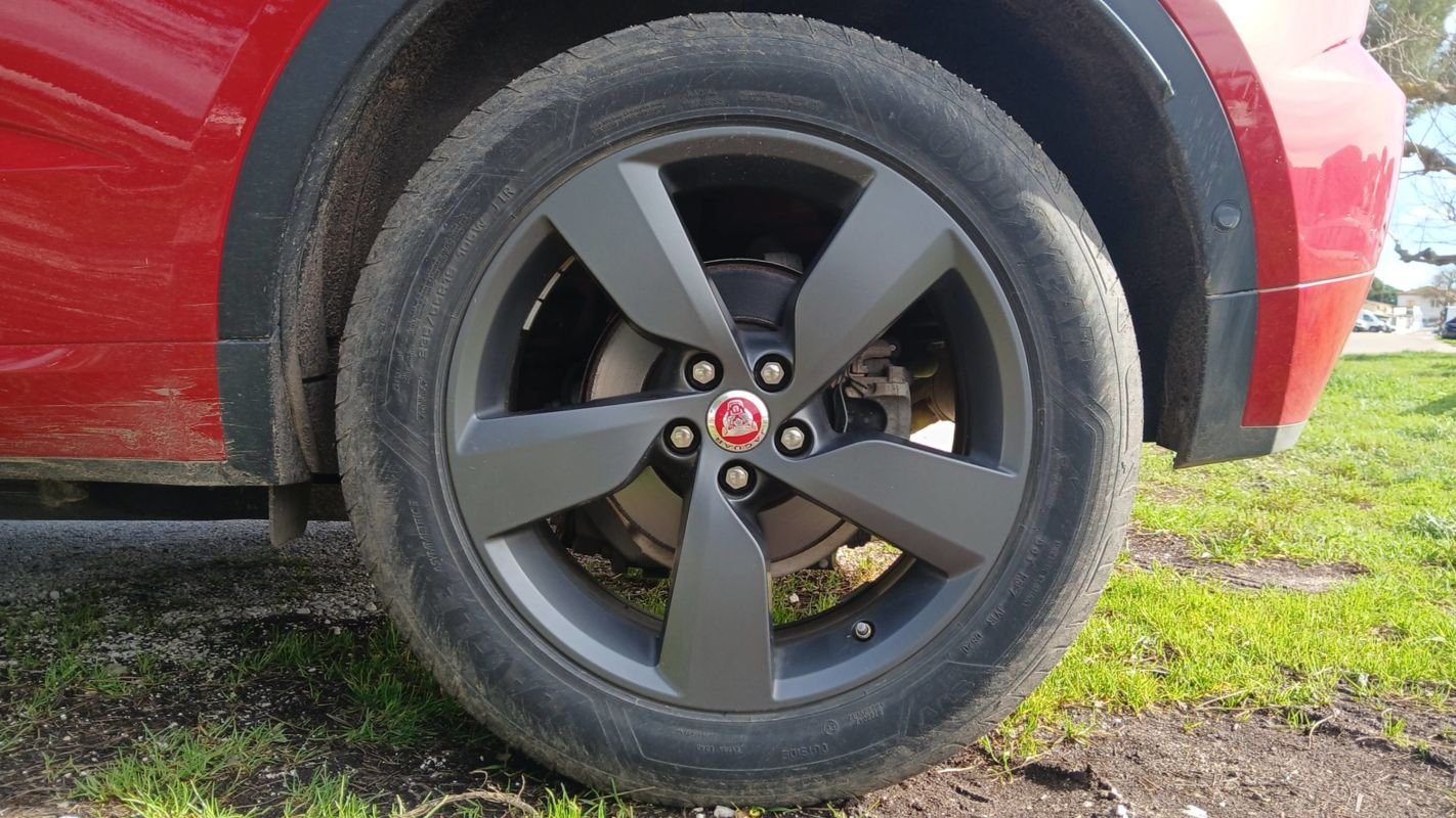Jaguar E-PACE - Photo 19