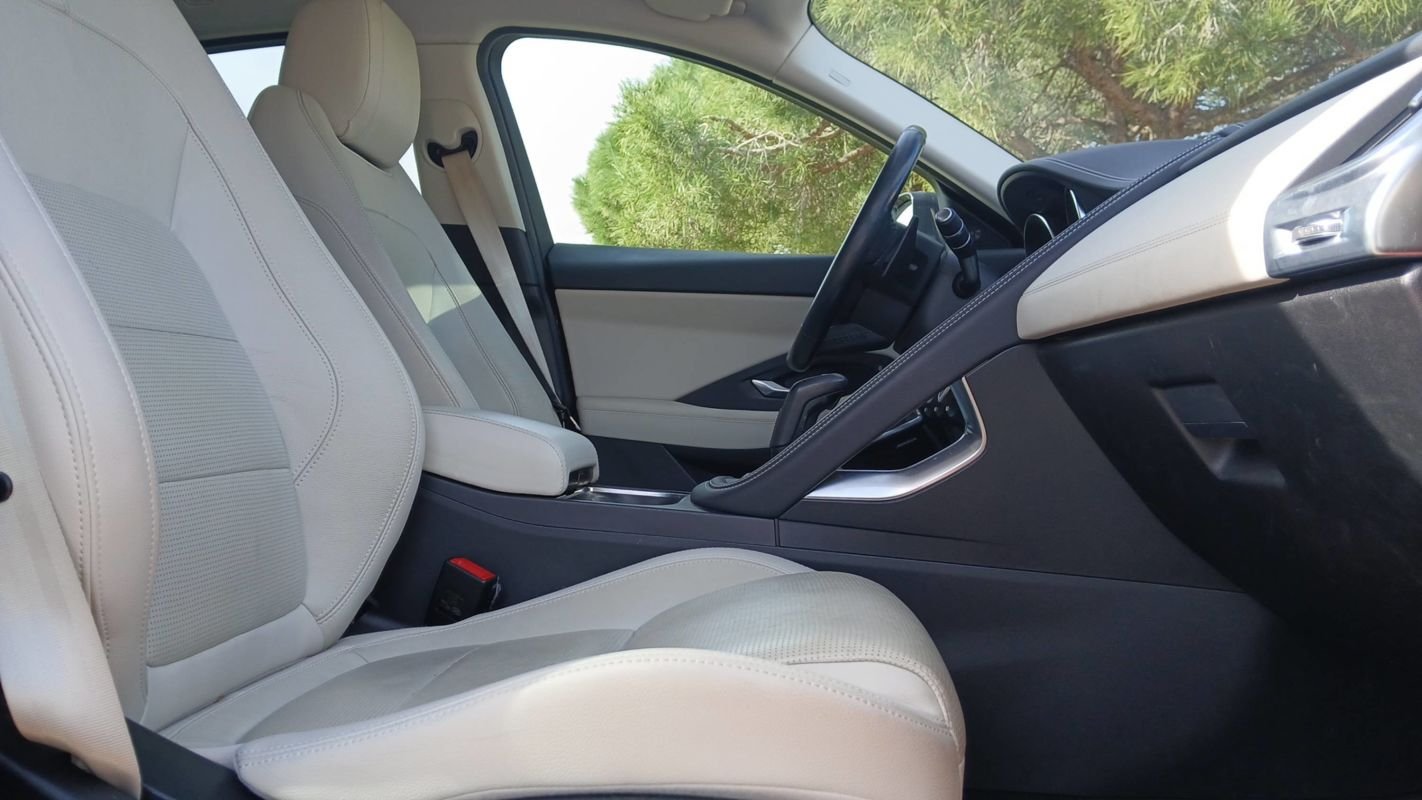 Jaguar E-PACE - Photo 27