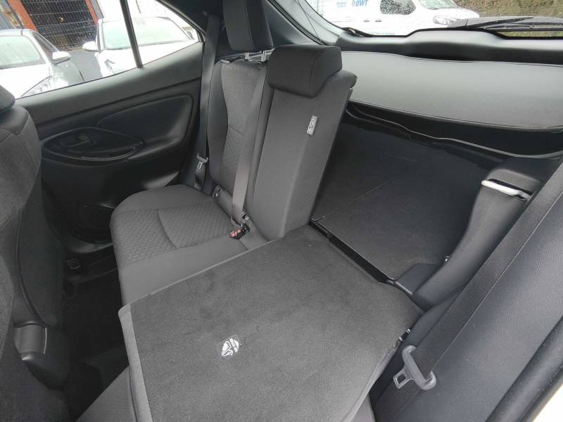 Toyota Yaris - Photo 35