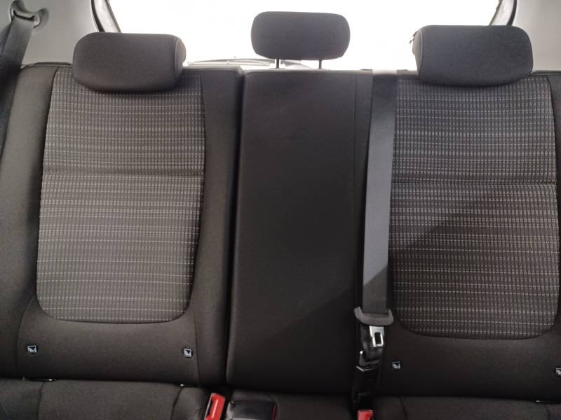 Kia Stonic - Photo 24