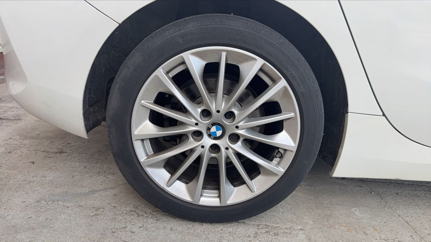 BMW Série 1 - Photo 16