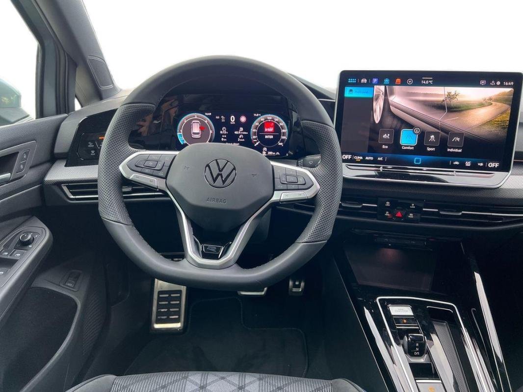 Volkswagen Golf SW - Photo 24