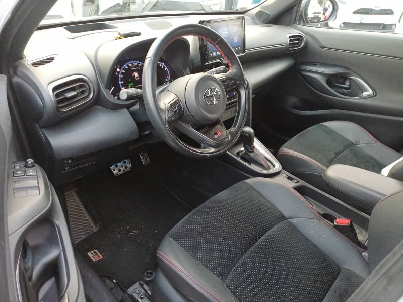 Toyota Yaris - Photo 12