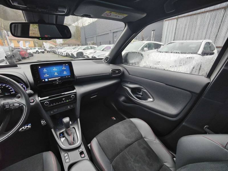 Toyota Yaris - Photo 11