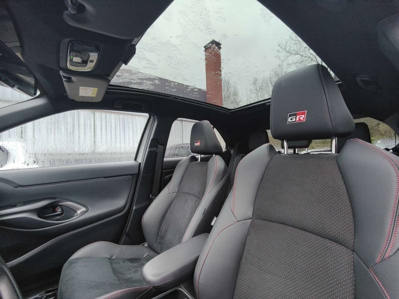 Toyota Yaris - Photo 16