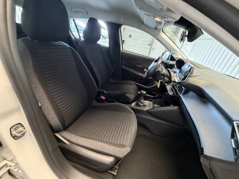 Peugeot 208 - Photo 12
