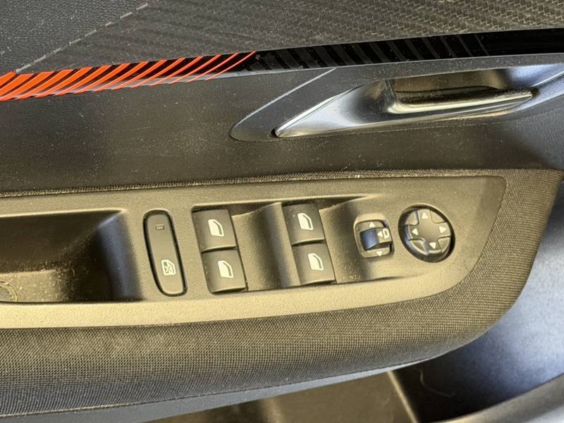 Peugeot 208 - Photo 19