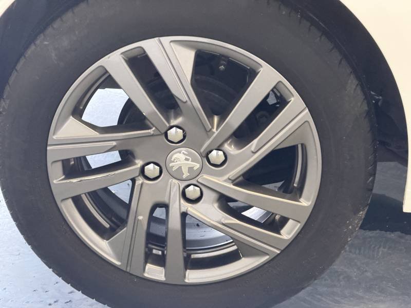 Peugeot 208 - Photo 24