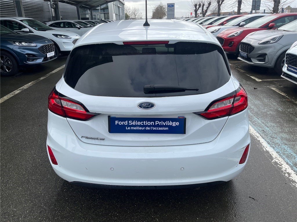 Ford Fiesta - Photo 6