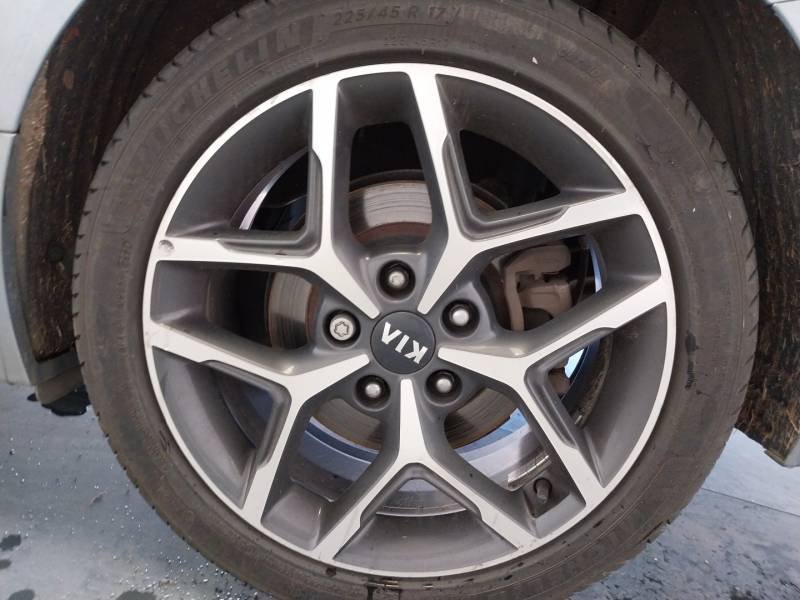 Kia Pro_cee'd - Photo 11