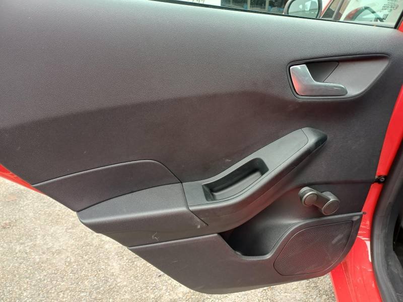 Ford Fiesta - Photo 20