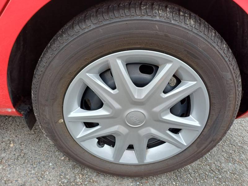Ford Fiesta - Photo 9