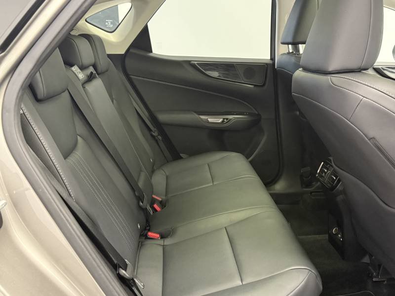Lexus CT 200h - Photo 24