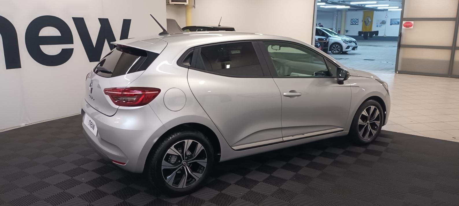 Renault Clio - Photo 15