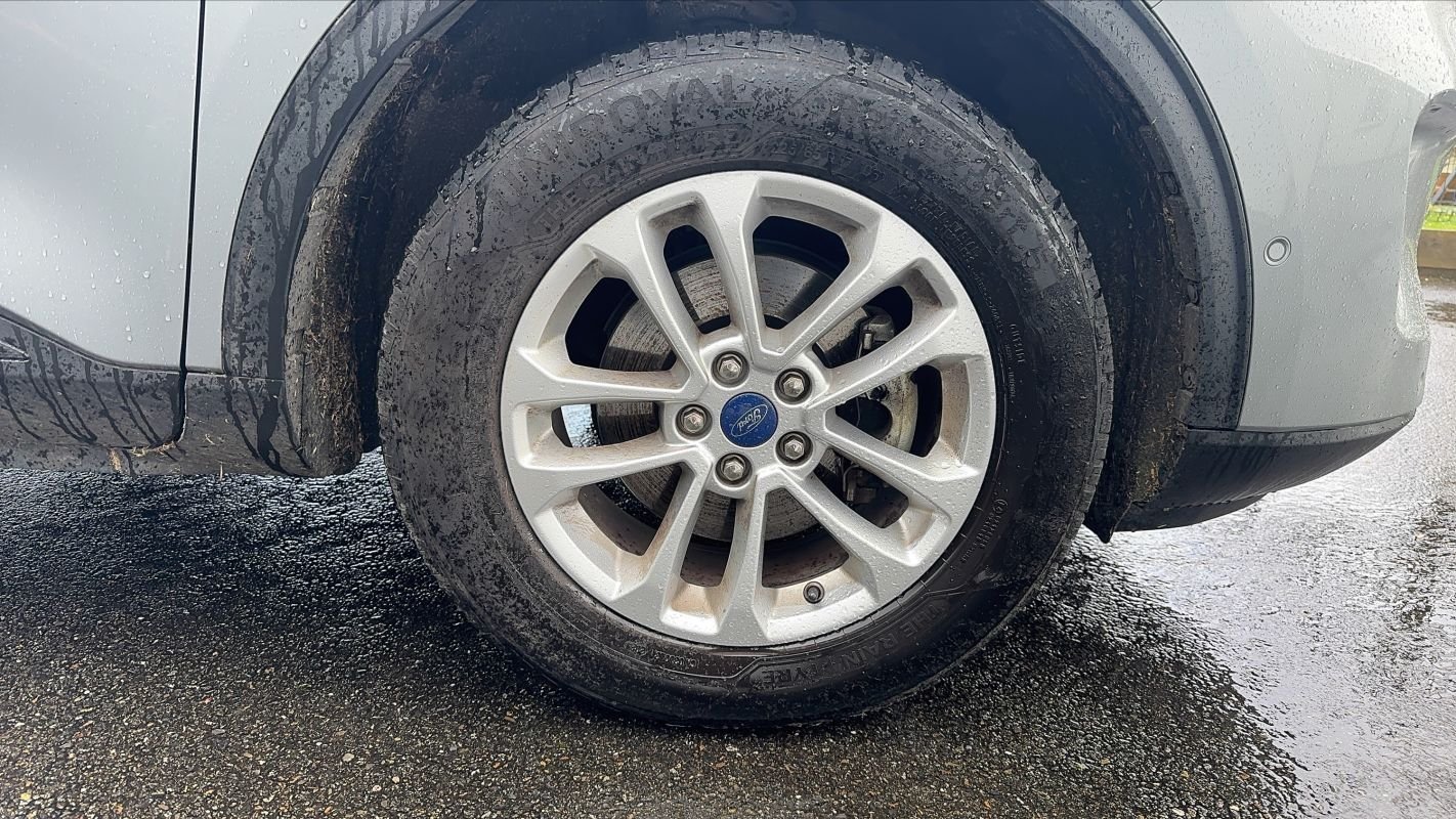 Ford Kuga - Photo 17