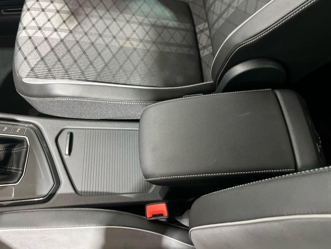 Volkswagen Tiguan - Photo 12
