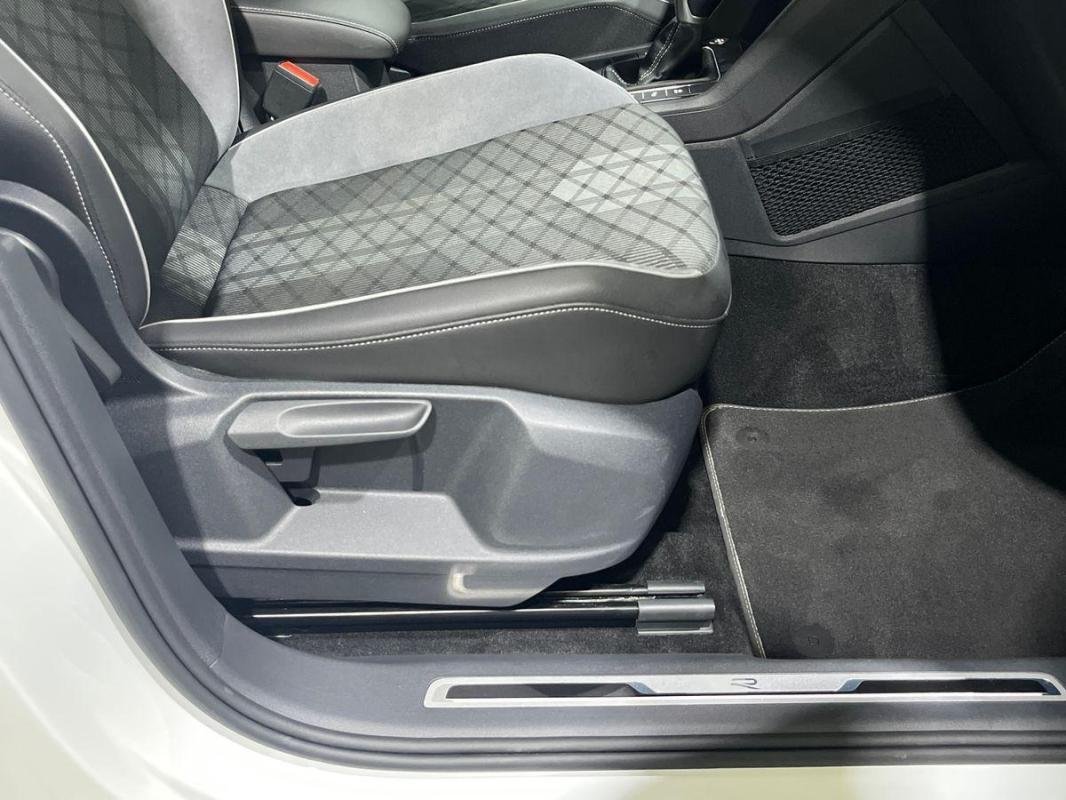 Volkswagen Tiguan - Photo 14