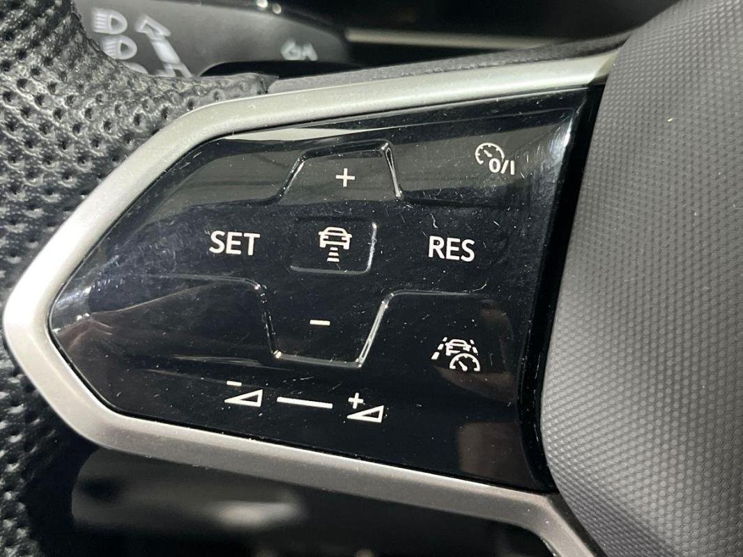 Volkswagen Tiguan - Photo 21
