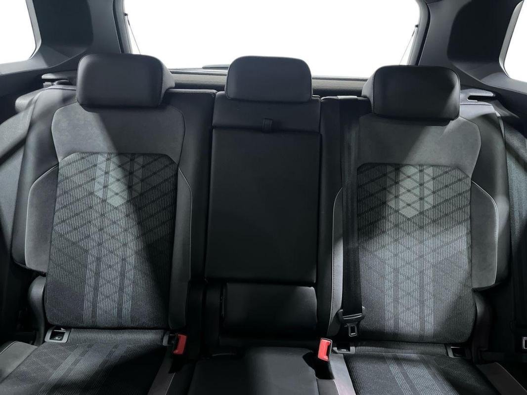 Volkswagen Tiguan - Photo 22