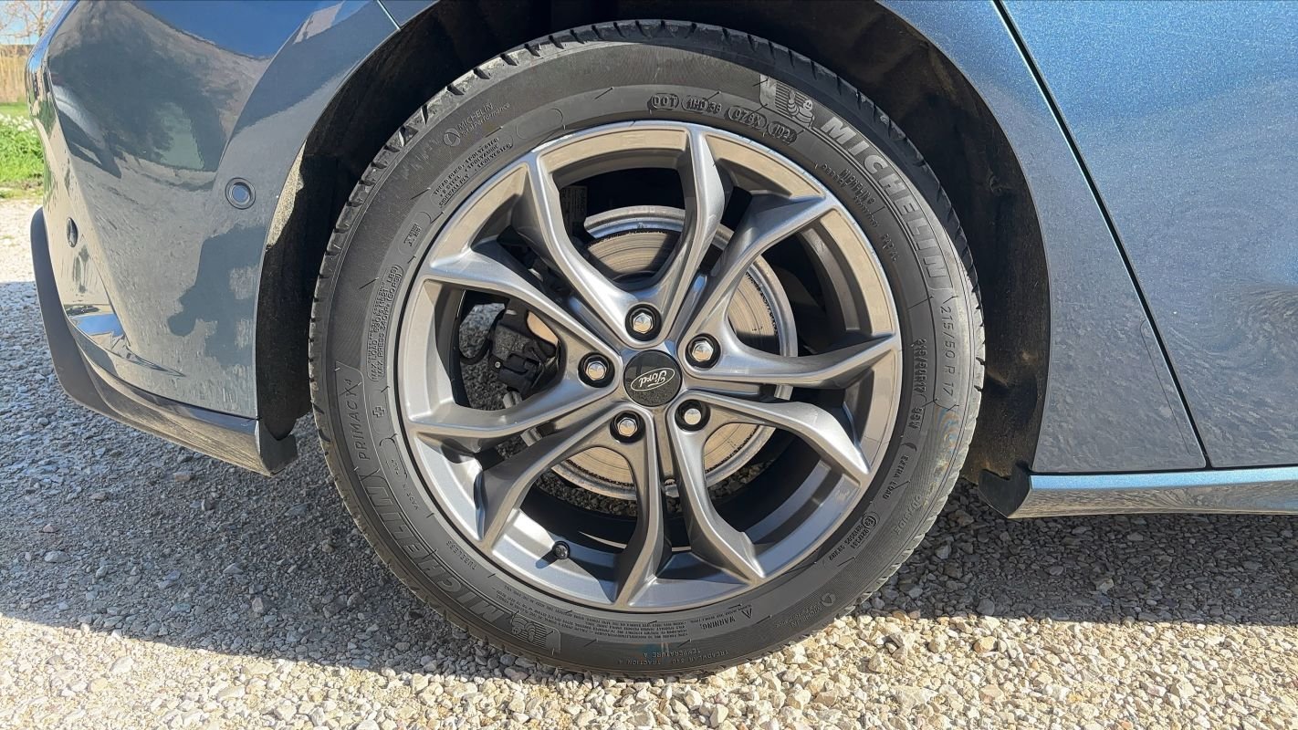 Ford Focus - Photo 16