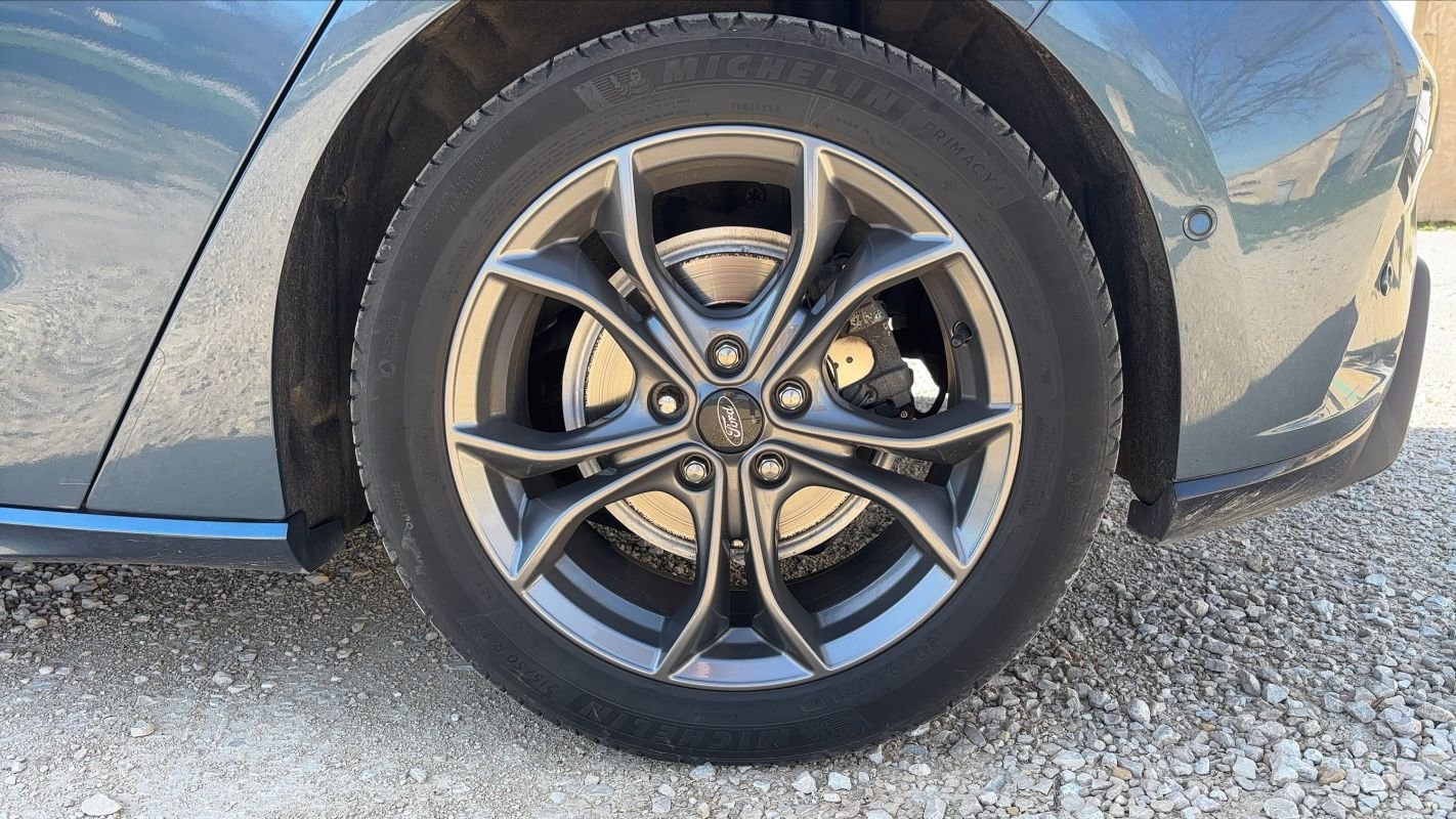 Ford Focus - Photo 19