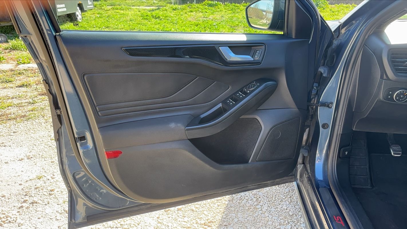Ford Focus - Photo 7