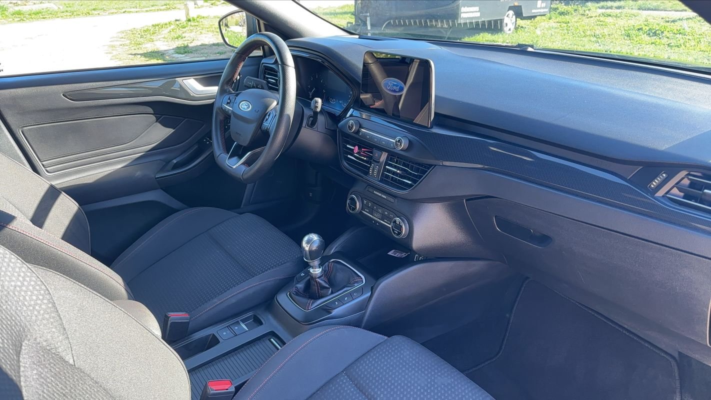 Ford Focus - Photo 10