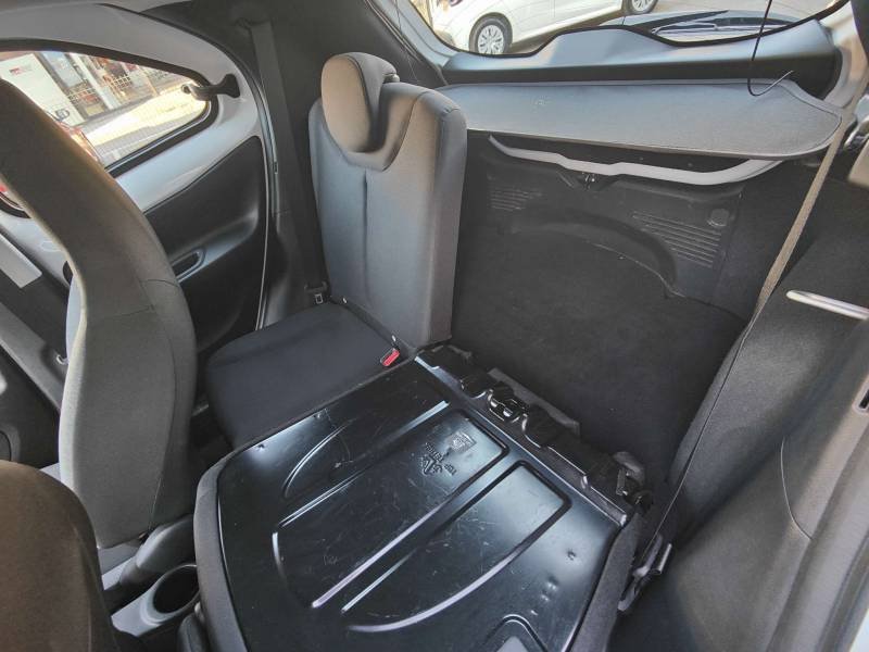 Toyota aygo x - Photo 32