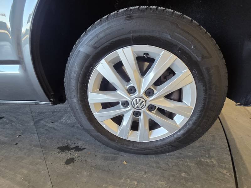 Volkswagen Caravelle - Photo 23