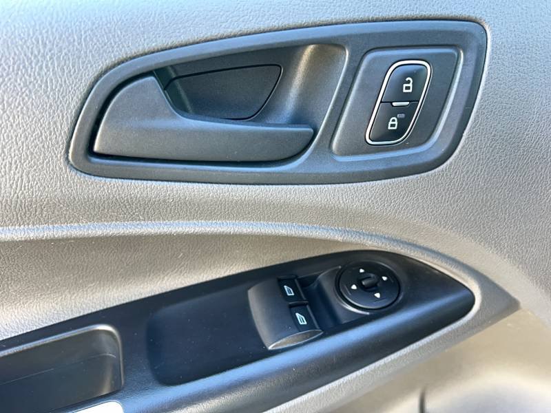 Ford Transit Connect - Photo 13