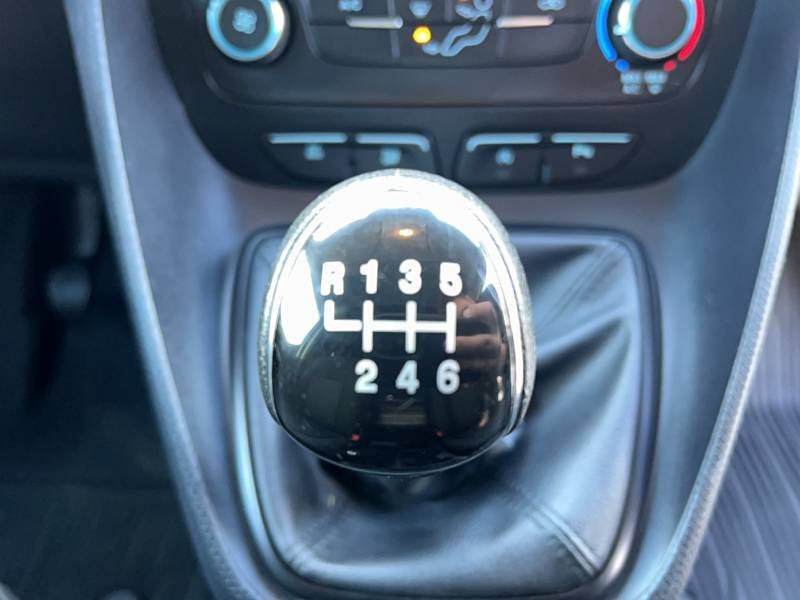 Ford Transit Connect - Photo 21