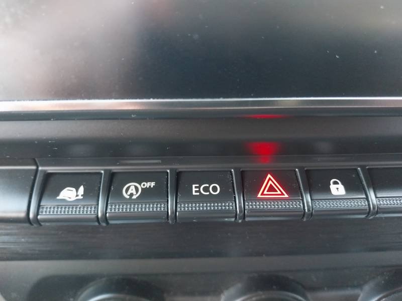 Nissan NV300 - Photo 26