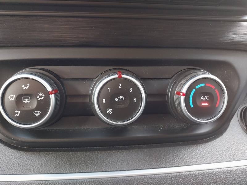 Nissan NV300 - Photo 27